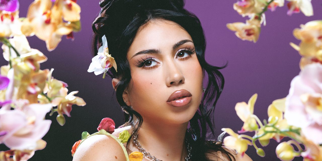Reseña de 'Orquídeas' de Kali Uchis: un álbum resplandeciente en español