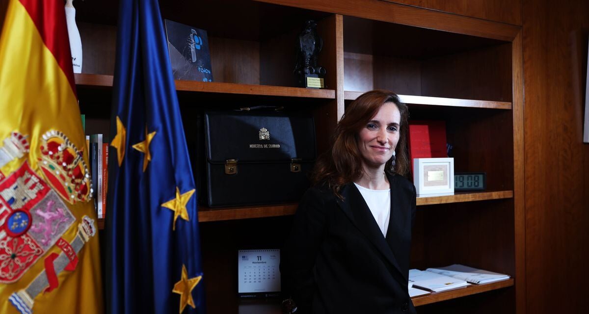Sanidad estudia implantar la autodeclaración responsable de las bajas los tres primeros días para desatascar la primaria |  Sociedad