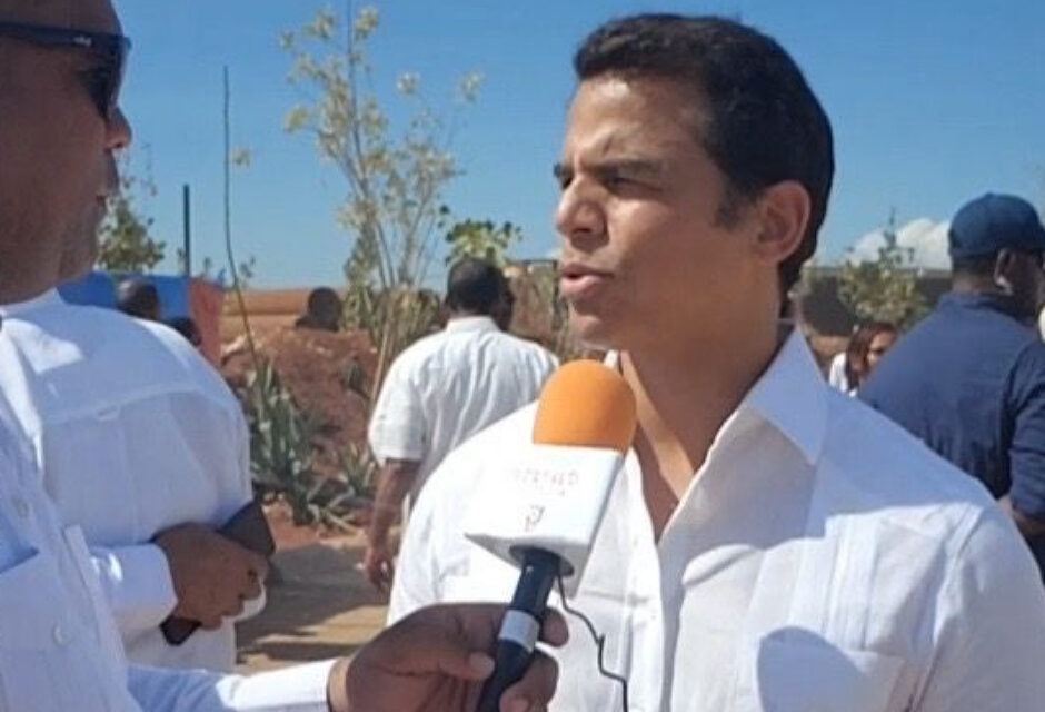 Saymon Díaz no descarta construir anfiteatro en Pedernales