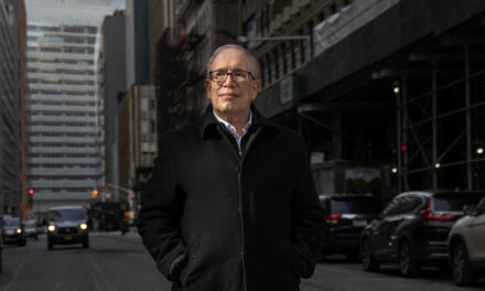 Scott Stringer explora postularse contra Eric Adams para alcalde de Nueva York
