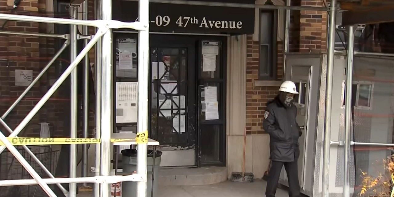 Se pide a los residentes del edificio incendiado que desalojen los apartamentos