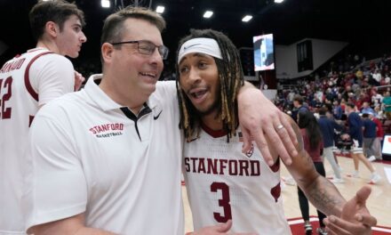 Stanford logra récord escolar con 16 triples y sorprende al No. 4 Arizona