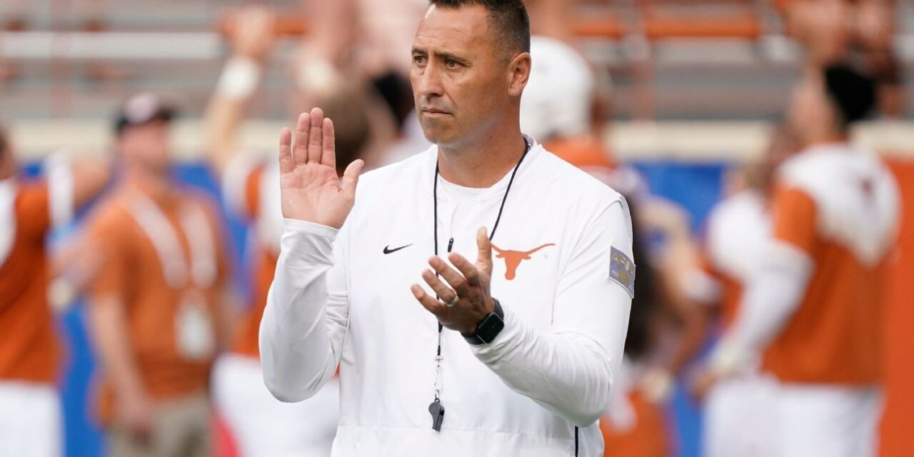 Steve Sarkisian y Texas acuerdan una extensión de cuatro años hasta 2030