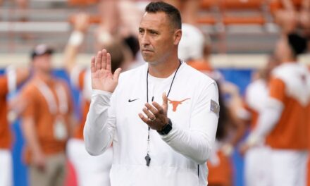 Steve Sarkisian y Texas acuerdan una extensión de cuatro años hasta 2030