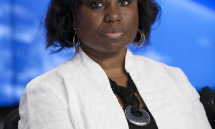 Subgerente de programas Dra. Camille Alleyne