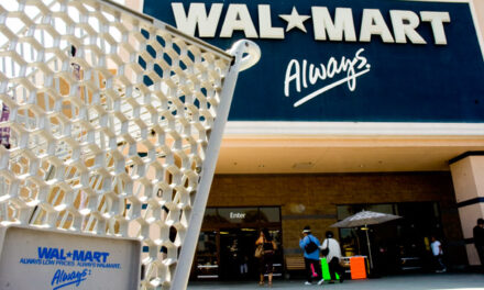 Taza de Chisme: Walmart se va de Logan Heights.  ¿Ahora que?