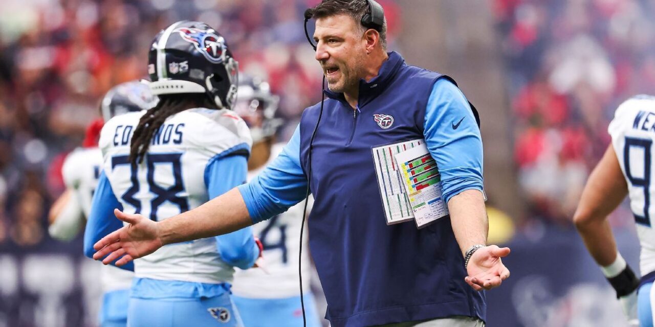 Titans despiden al entrenador Mike Vrabel después de seis temporadas
