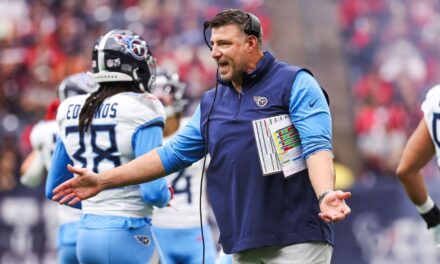 Titans despiden al entrenador Mike Vrabel después de seis temporadas
