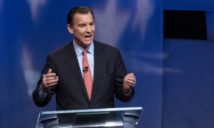 Tom Suozzi habla sobre la candidatura electoral especial, Mazi Pilip