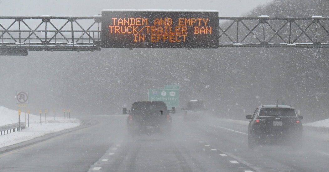 Tormenta invernal trae fuertes nevadas a partes del noreste