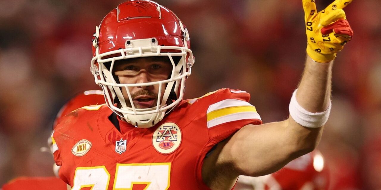 Travis Kelce de los Chiefs dice que planea jugar en 2024