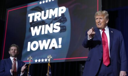 Trump gana Iowa en el primer paso hacia la tercera nominación republicana