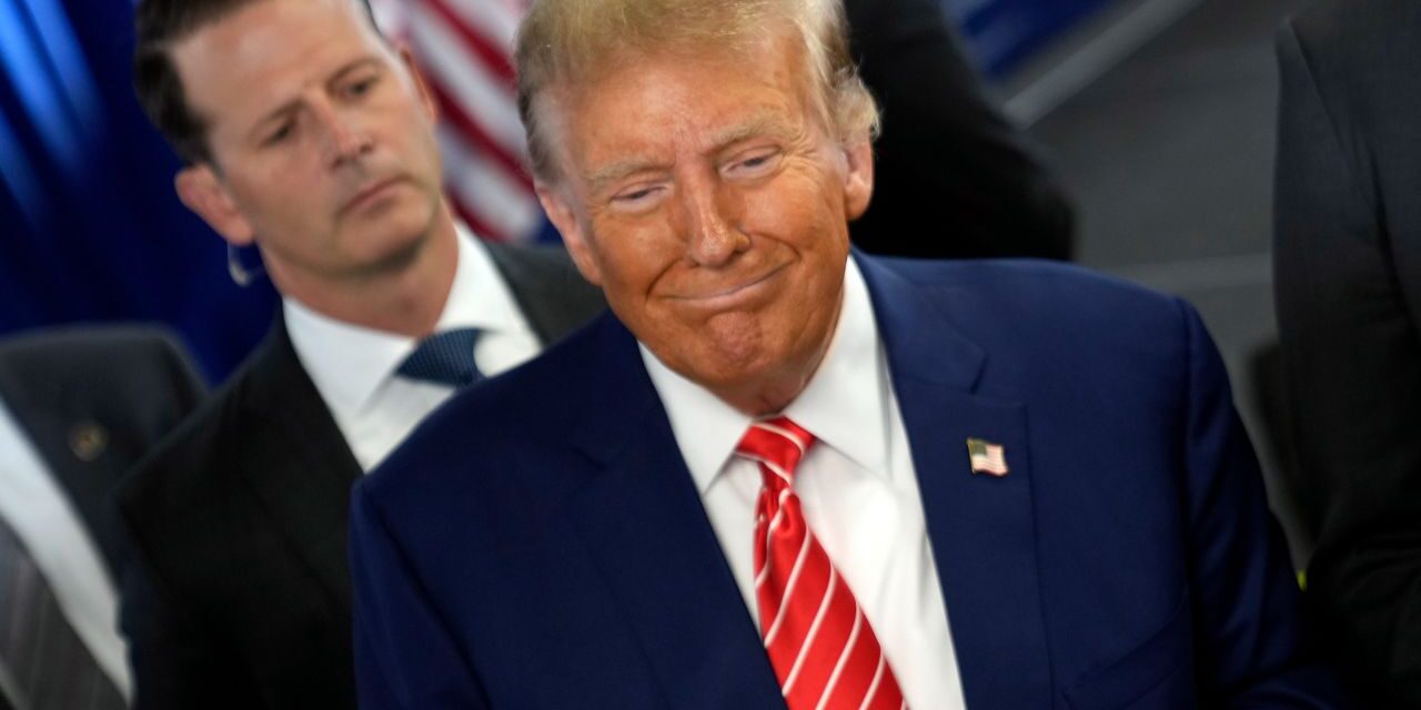 Trump resta importancia al 6 de enero en el aniversario del asedio al Capitolio