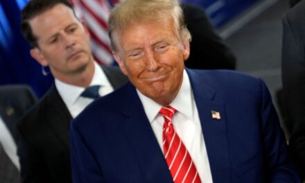 Trump resta importancia al 6 de enero en el aniversario del asedio al Capitolio