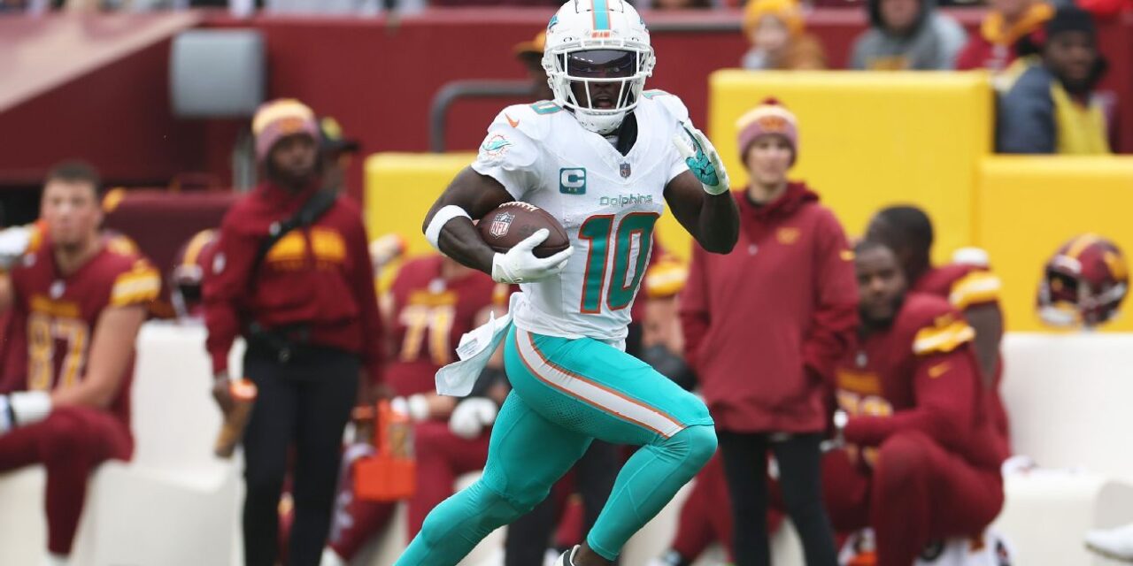 Tyreek Hill regresa a la práctica de los Dolphins el viernes después de un incendio en su casa