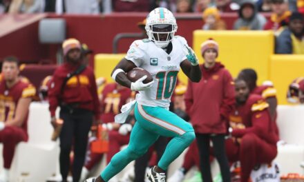 Tyreek Hill regresa a la práctica de los Dolphins el viernes después de un incendio en su casa