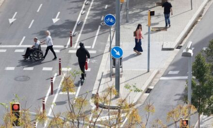 Un estudio alerta del peligro de que la caída de la movilidad tras la pandemia aumente la segregación en los barrios |  sociedad