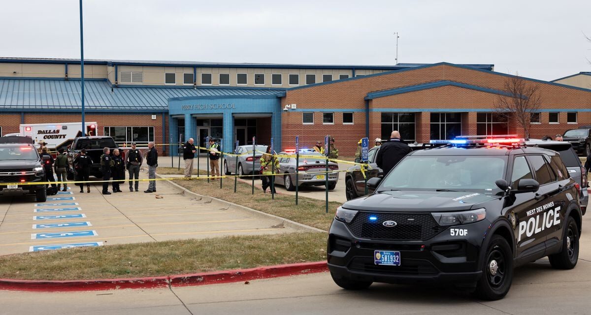 Un muerto y cinco heridos en un tiroteo en una escuela en Iowa |  internacional