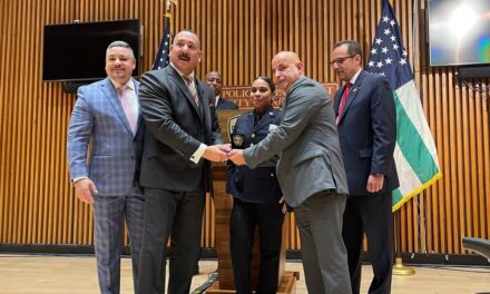 Una conmovedora reunión de la policía de Nueva York lleva décadas gestándose