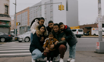 Una familia venezolana obtuvo asilo.  Días después, lo perdieron.