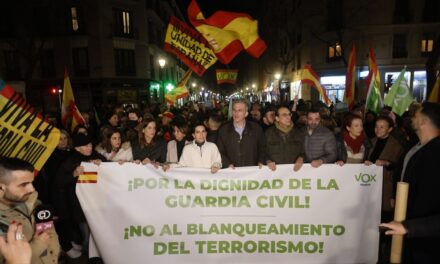 “¡Guardia Civil, saca tu fusil!”: Vox protesta contra el estreno en Madrid de la obra 'Altsasu' |  Cultura