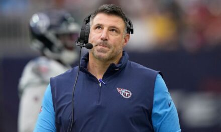 ¿Qué significa el despido de Mike Vrabel para los Titans, Patriots?