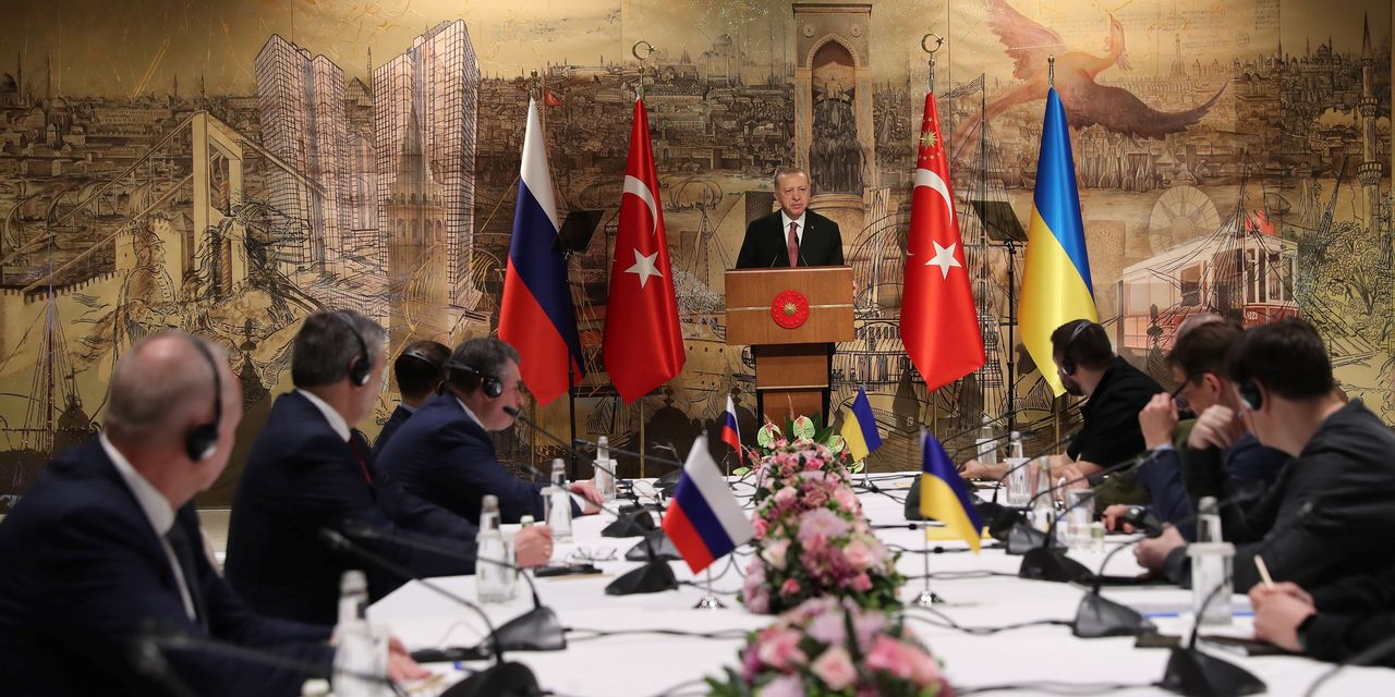 ¿Ucrania perdió una oportunidad temprana de negociar la paz con Rusia?