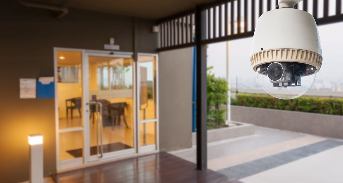 Puertas con 'buzón de voz' y que se abren solas: tecnología 'low cost' para evitar robos en casa |  Tu Tecnología |  El País