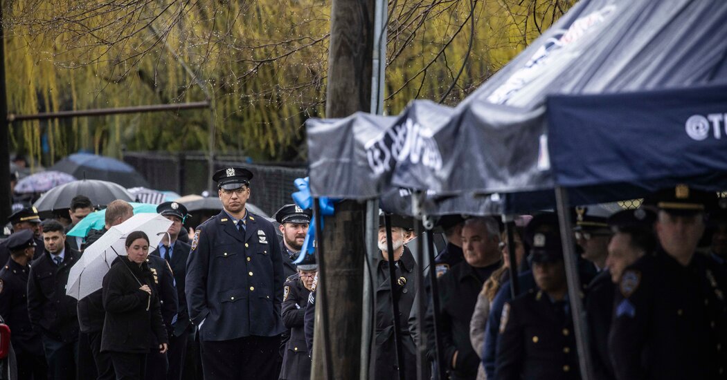 Los dolientes se reunirán en el funeral del oficial de policía de Nueva York asesinado en el cumplimiento de su deber