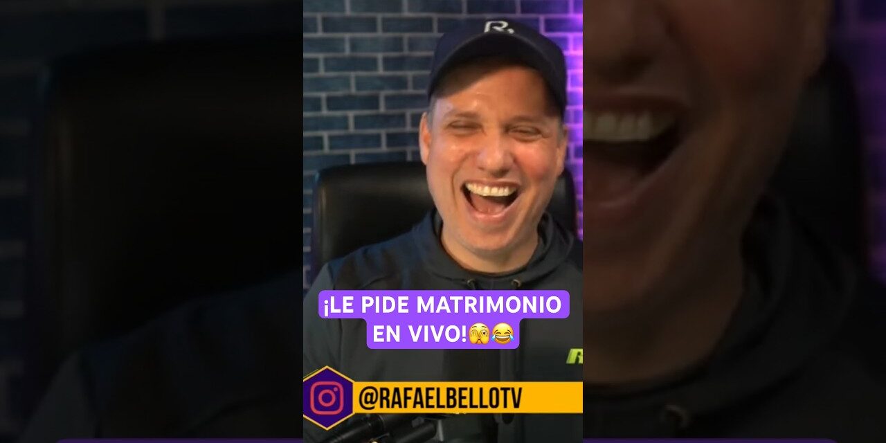 ¡Le pide matrimonio en vivo a su novia! ¿Del 1 al 10 para el beso? 😂🤪 @desdelasgradaspodcast