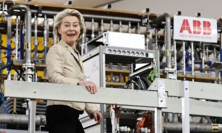 Un polémico nombramiento de Von der Leyen dimite tras las críticas del Parlamento y varios comisarios |  internacional