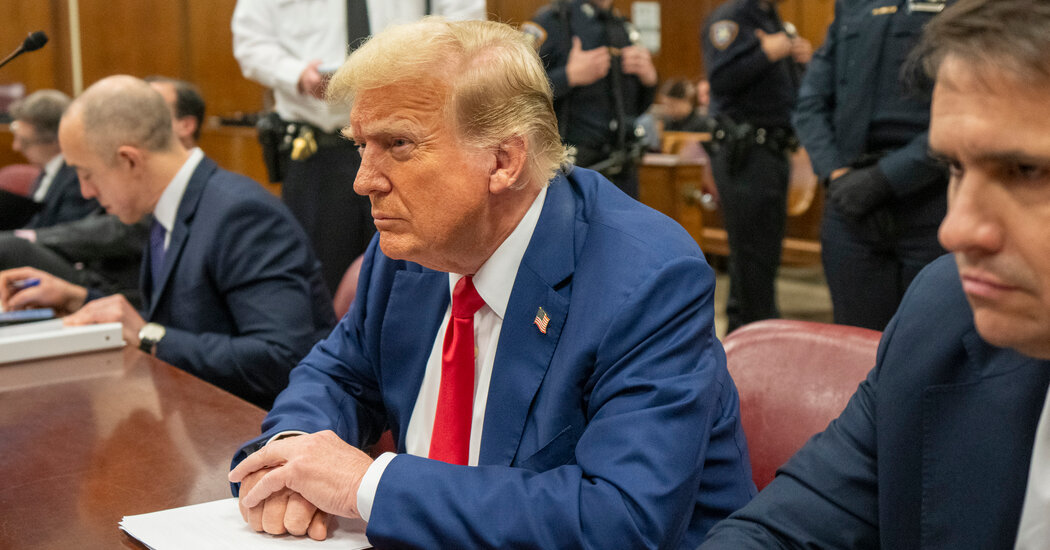 Los miembros del jurado en el juicio contra Trump escuchan a un testigo que vincula al presidente con el pago