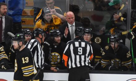 Montgomery asume la culpa cuando los Bruins están 2-1 ante los Panthers