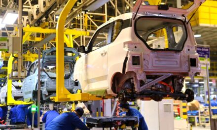 China gastó 230 mil millones de dólares para construir su industria de automóviles eléctricos, dice CSIS
