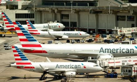 Tres hombres negros demandan a American Airlines alegando discriminación