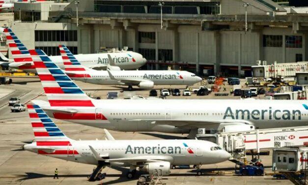 Tres hombres negros demandan a American Airlines alegando discriminación