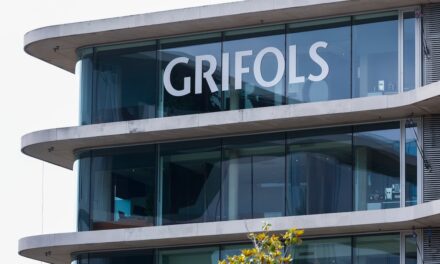 Grifols confirma el interés de la familia y el fondo Brookfield por lanzar una opa para su exclusión de Bolsa |  Empresas
